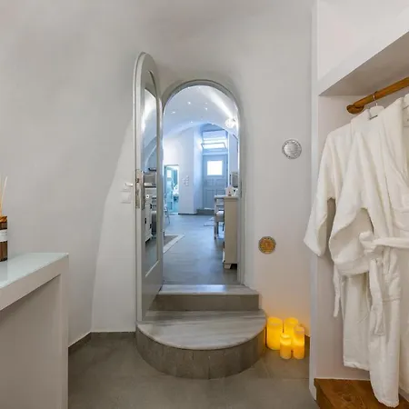 Volcave Apartment *